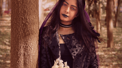 Korsetkjoler i punkstil – en fusion af gotisk elegance og rebelsk attitude