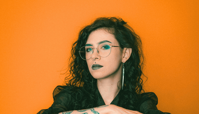 Gotiske frakker til kvinder – mørk elegance til vinteren