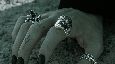 Goth på scenen: gotisk herremode i teater og drama